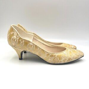 Vintage Womens‎ Size 8 Cream Lace Over Gold Cottagecore Kitten Heels Pumps Shoes